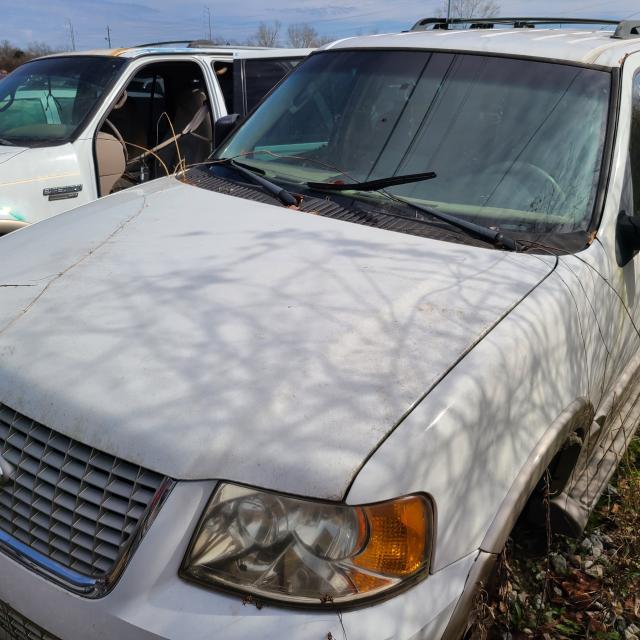 Ford expedition white